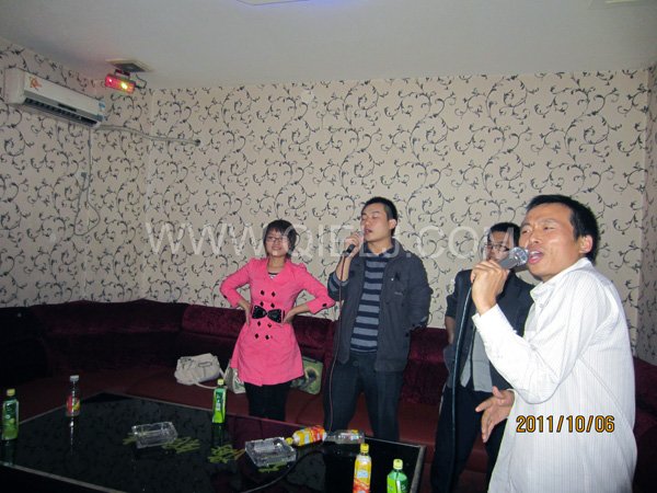 2011年10月，鄭州企鵝糧油機(jī)械有限公司--外貿(mào)部，十一國慶節(jié)團(tuán)體活動！(圖1)